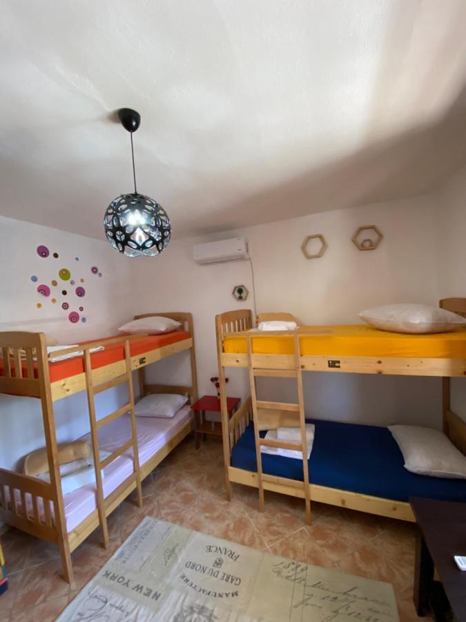 The Hood - Shkodra Backpackers Hostel Dış mekan fotoğraf