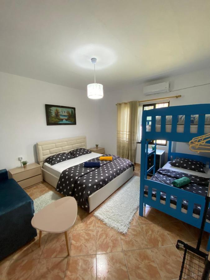 The Hood - Shkodra Backpackers Hostel Dış mekan fotoğraf